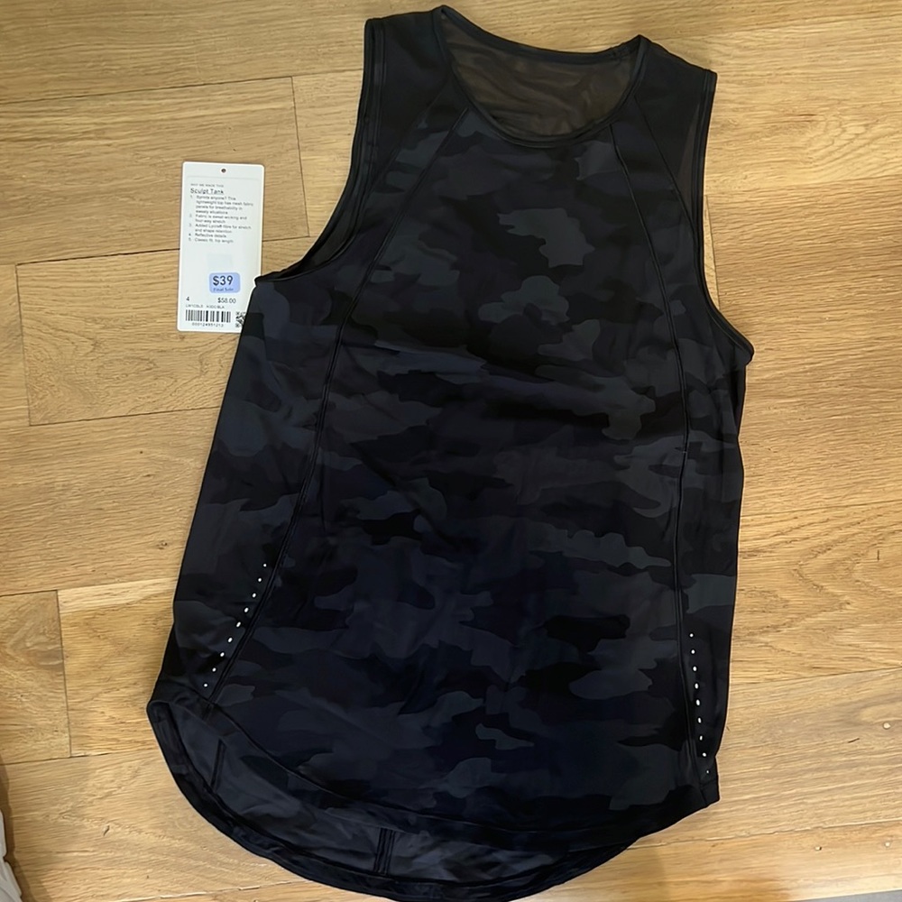 Lululemon Sculpt tank black camo size 4 small